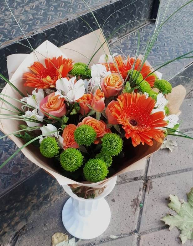 Букет цветов из: Герберы, Хризантемы, Альстромерии и Розы в Щельпино
