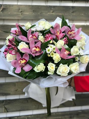Букет цветов из: Розы и Хризантемы в Щельпино