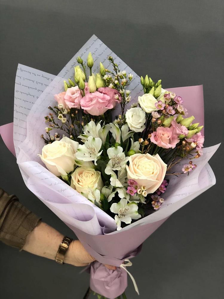 Букет цветов из: Альстромерии, Розы и Лизиантусы в Щельпино