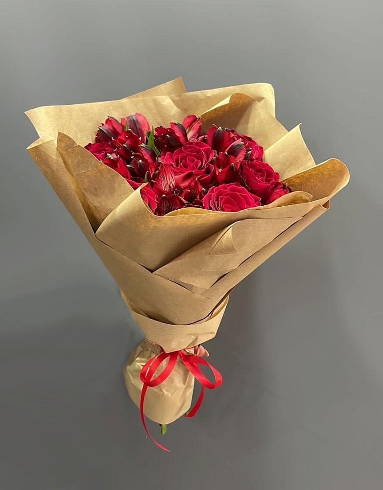 Букет цветов из: Альстромерии и Розы в Щельпино