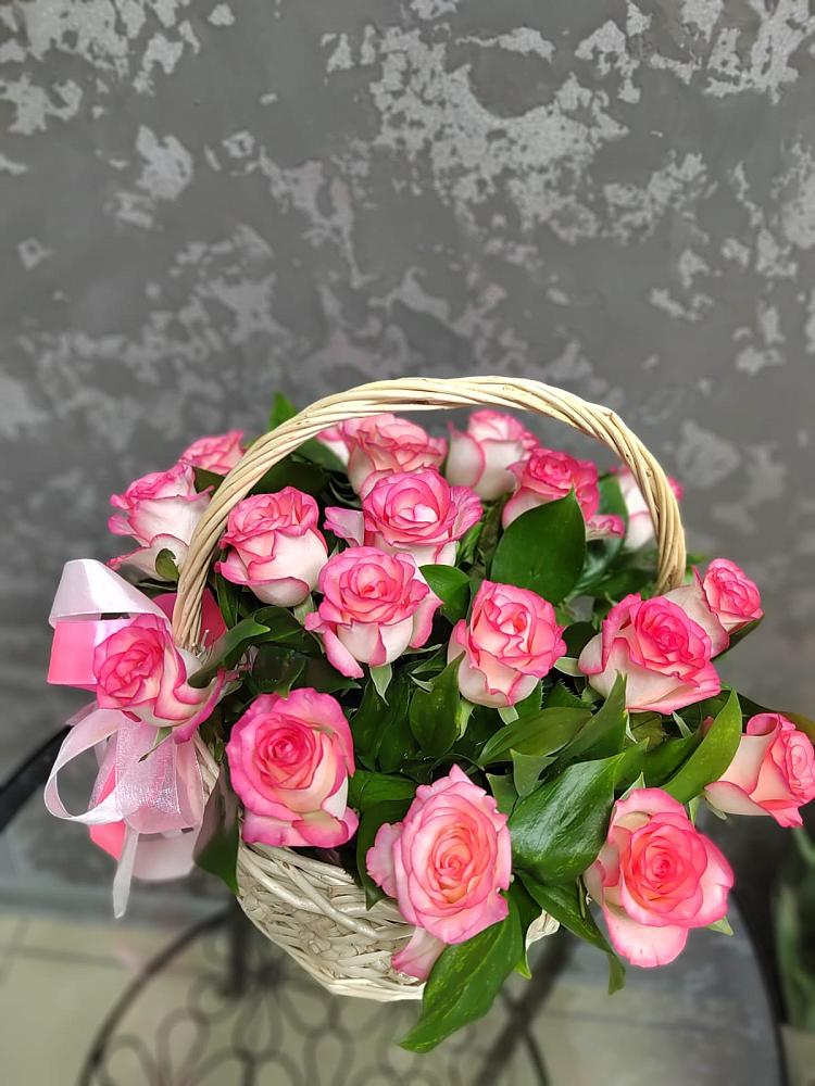 Цветочная композиция из Розы в корзине в Щельпино