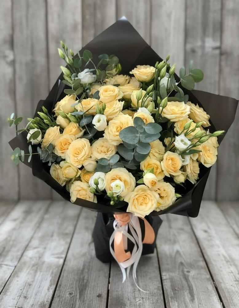 Букет цветов из: Розы и Лизиантусы в Щельпино