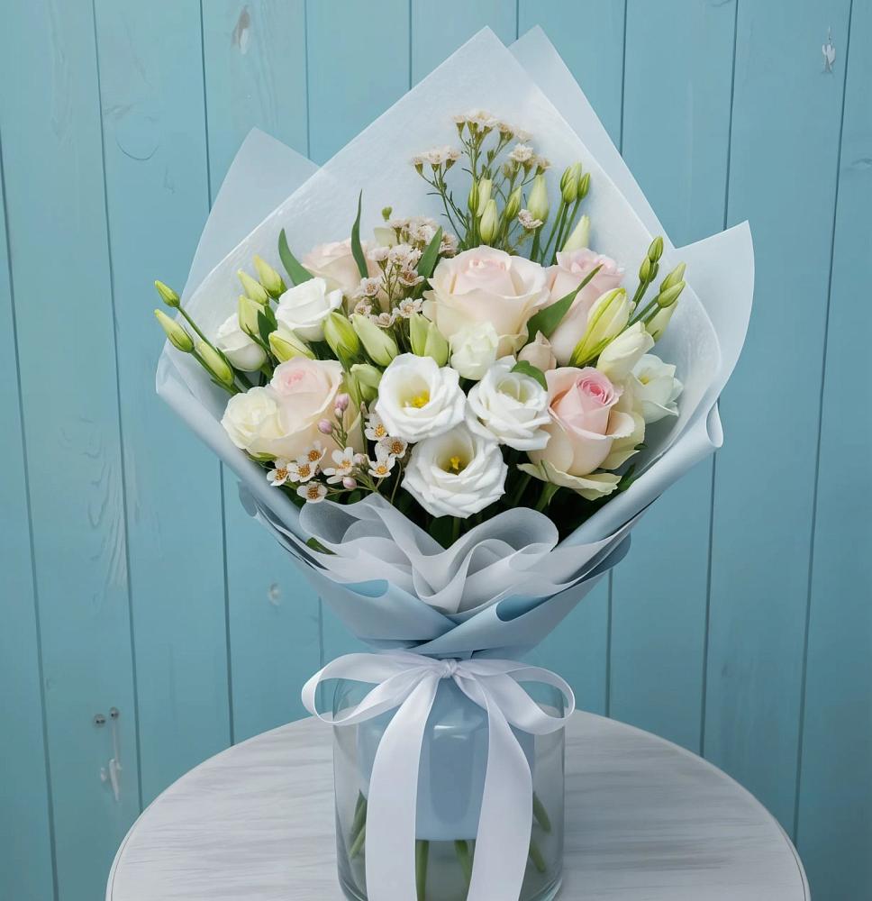 Букет цветов из: Розы и Лизиантусы в Щельпино