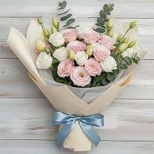 Букет цветов из:  Лизиантусы #REPLACE_PRED# Щельпино