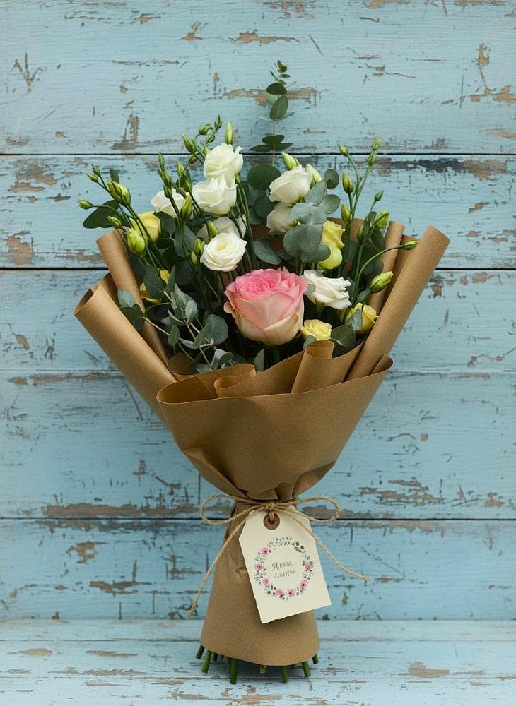 Букет цветов из: Розы и Лизиантусы в Щельпино