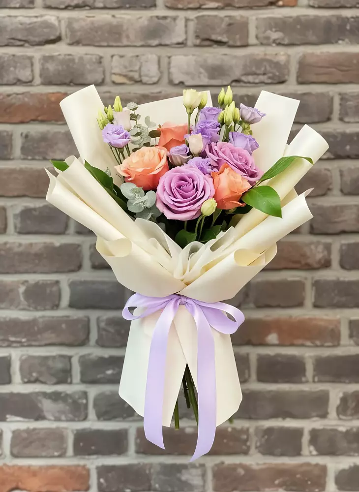 Букет цветов из: Лизиантусы и Розы в Щельпино