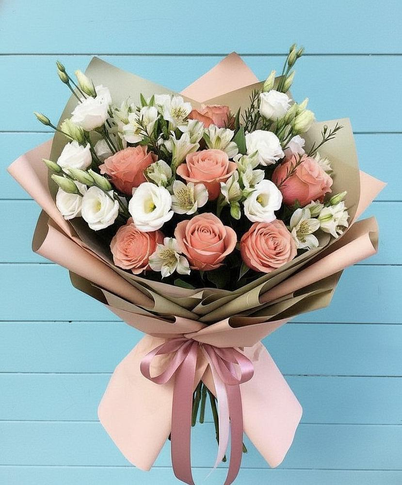 Букет цветов из: Розы, Альстромерии и Лизиантусы в Щельпино