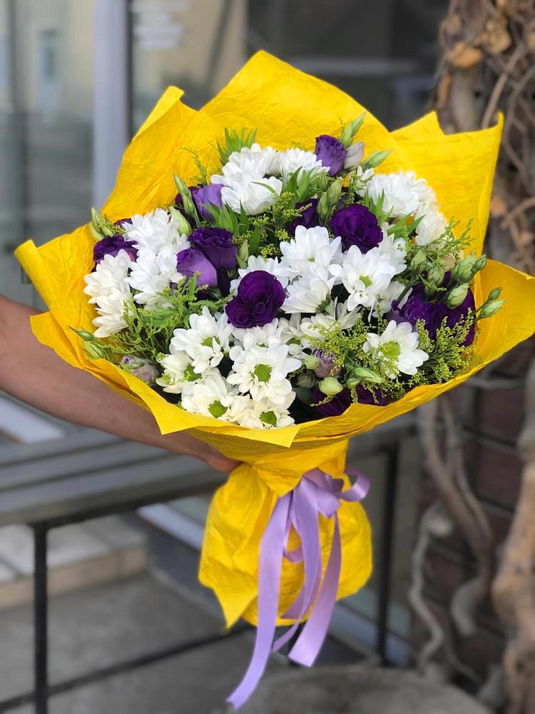 Букет цветов из: Ирисы, Хризантемы и Ромашки в Щельпино