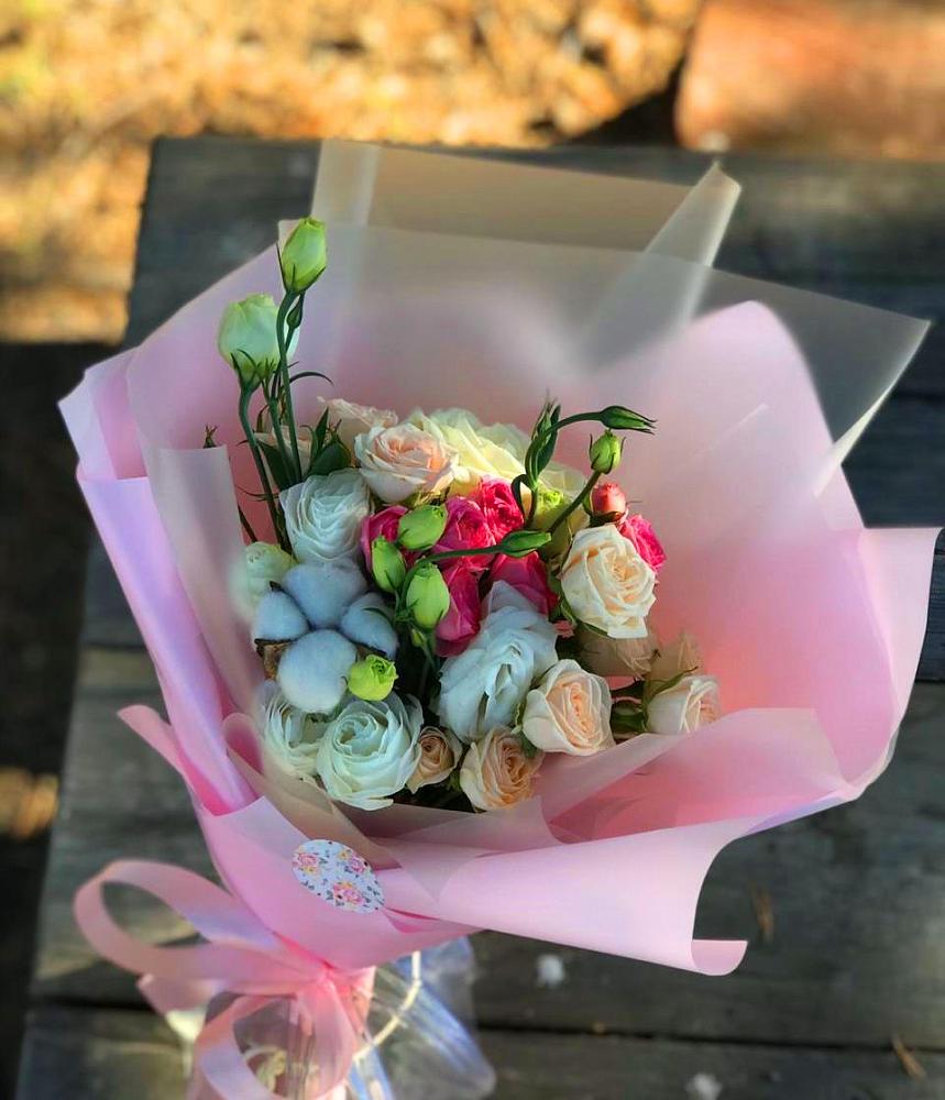 Букет цветов из: Розы и Лизиантусы в Щельпино