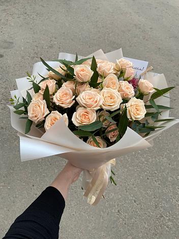 Букет Кремовые розы Латте в Щельпино