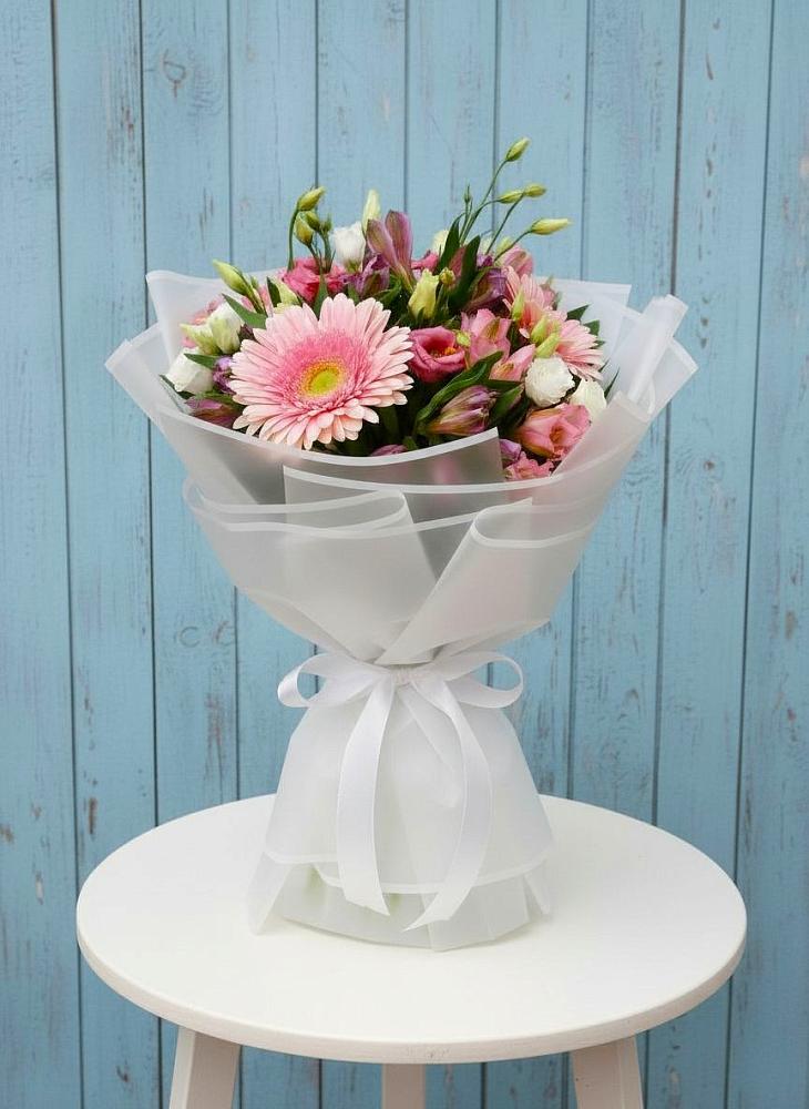 Букет цветов из: Герберы, Альстромерии и Лизиантусы в Щельпино