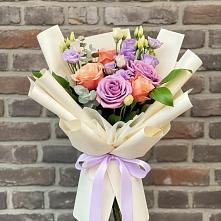 Букет цветов из:  Лизиантусы и Розы в Щельпино