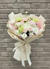 Букет цветов из:  Гвоздики, Розы, Лизиантусы и Хризантемы в Щельпино