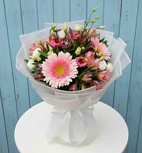 Букет цветов из:  Герберы, Альстромерии и Лизиантусы в Щельпино