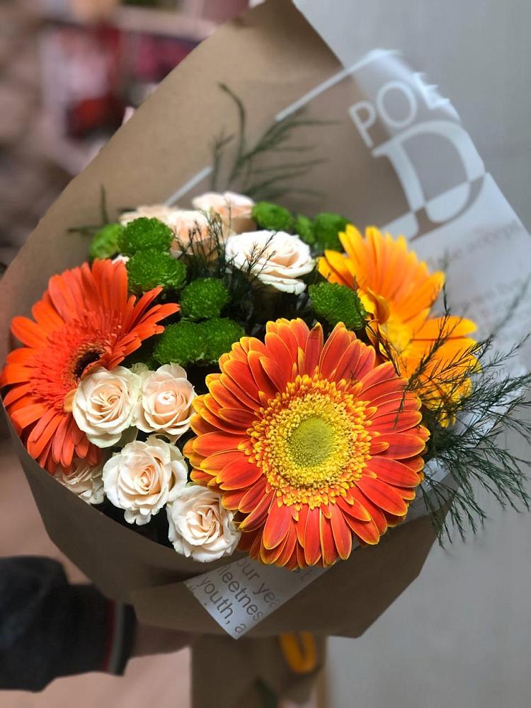 Букет цветов из: Герберы, Хризантемы и Розы в Щельпино