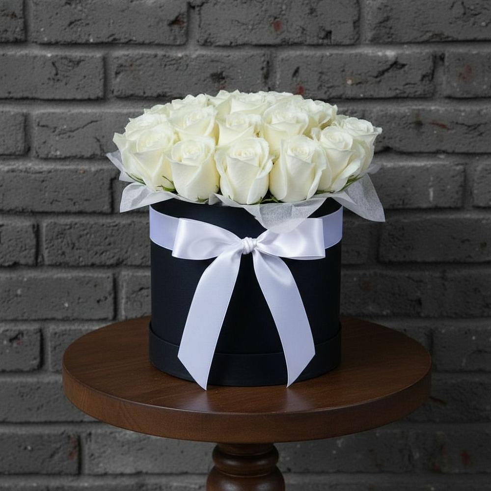 Цветочная композиция из Розы в шляпной коробке в Щельпино