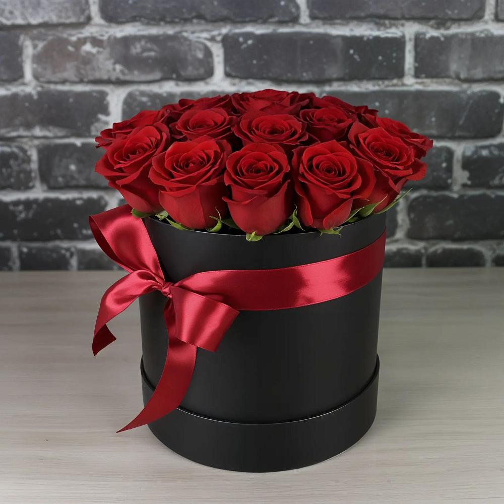 Цветочная композиция из Розы в шляпной коробке в Щельпино