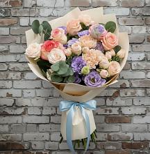 Букет цветов из:  Розы, Лизиантусы и Гвоздики в Щельпино