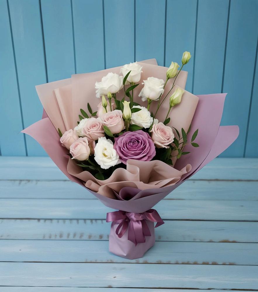 Букет цветов из: Розы и Лизиантусы в Щельпино